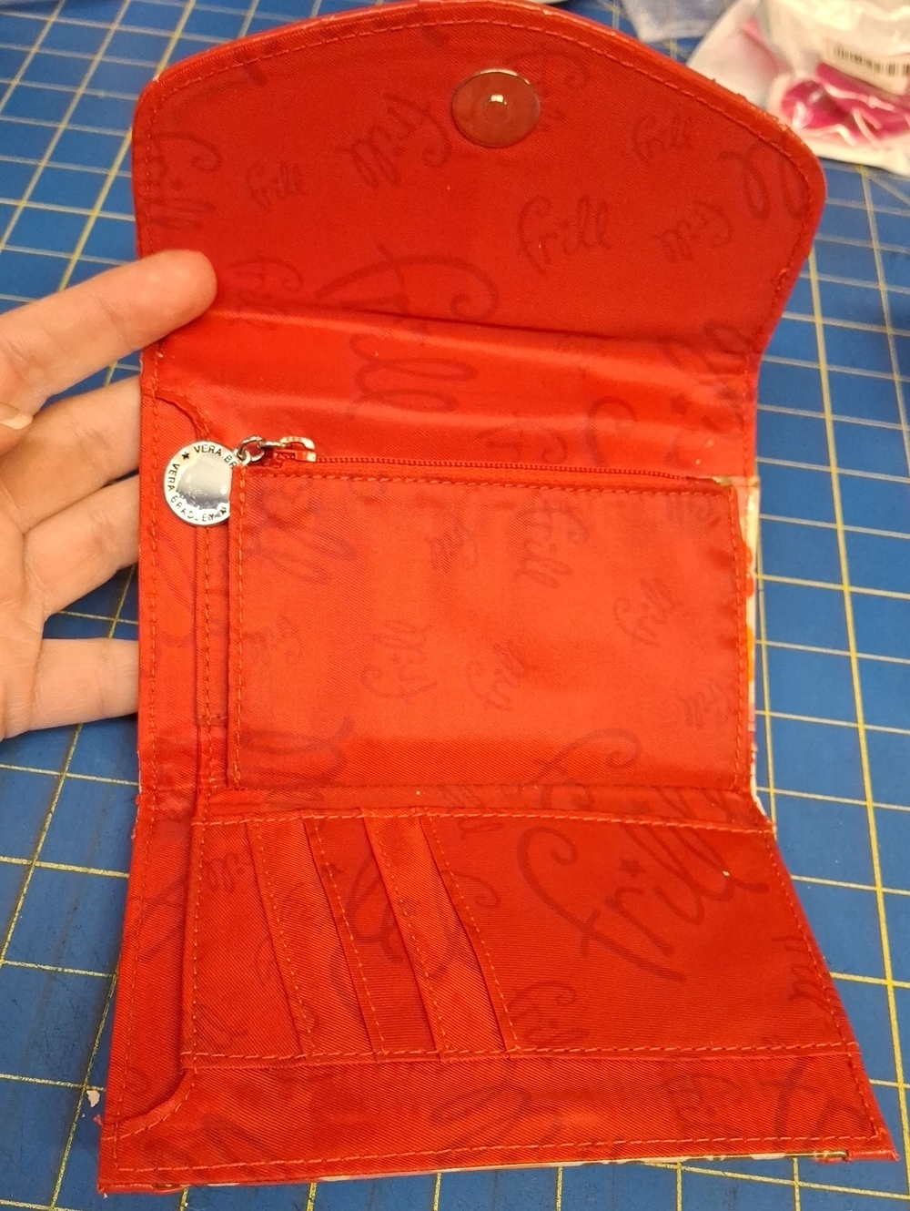 Vera Bradley Frill Pleather Wallet Floral 4 x 6 - Picture 6 of 16